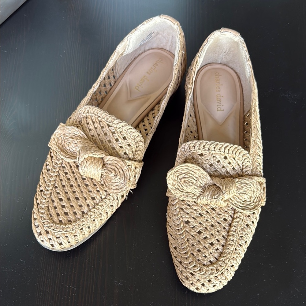 Charles David Finite Bow Crochet Raffia Ballet Flats. Size 7.5